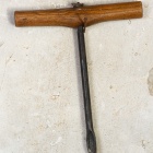 Kézi fúró. Fotó: Toró Attila.