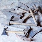 Félkézbárdok és balták. Fotó: Toró Attila.