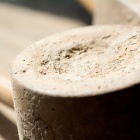 Régi fa kalapács ütőfelülete. Fotó: Toró Attila.