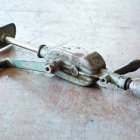 Kézzel hajtott fúrógép. Fotó: Toró Attila.