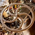 Kézi meghajtású, fogaskerék-áttételes állványos kovácsfúrógép nézete felülről. Fotó: Toró Attila.