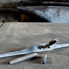 Menetfúró foglalat és fúrófejek. Fotó: Toró Attila.